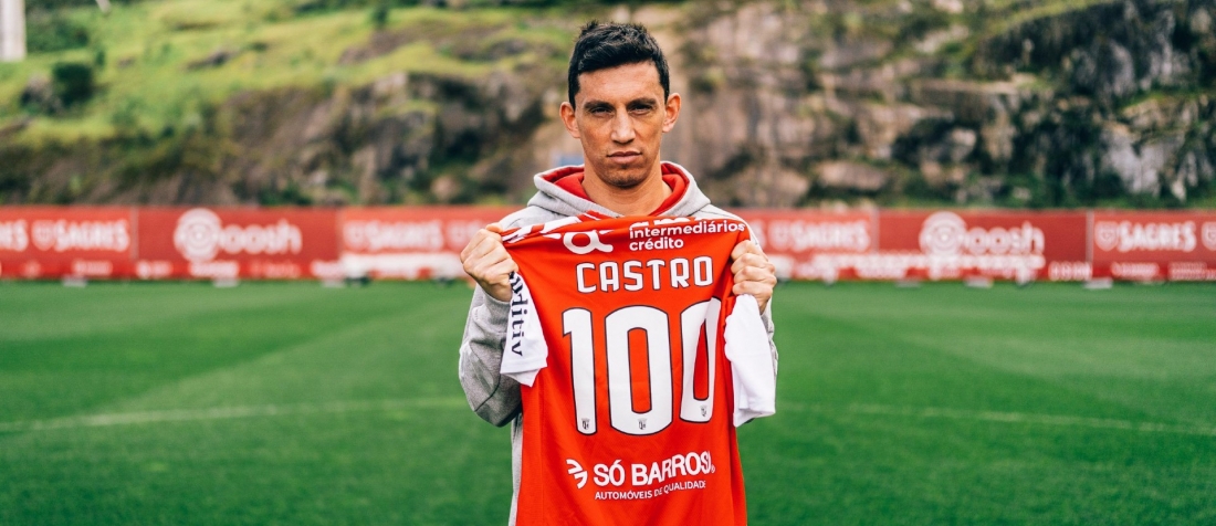 Castro reached 100 games: 