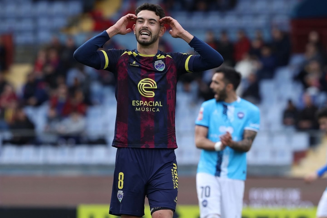 Pedro Pinho d� in�cio � goleada do Chaves