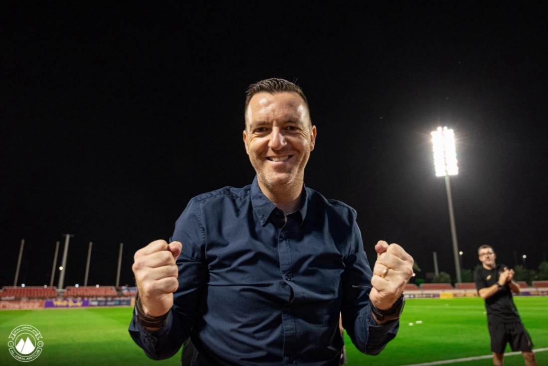 Ricardo Ch�u garante playoff de subida