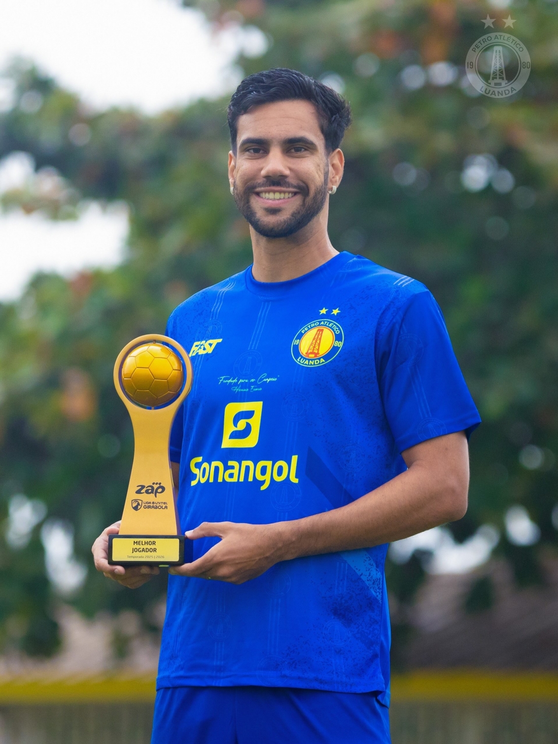 Thiago Reis Receives Best Player Award in the Girabola