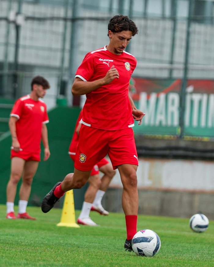Rodrigo Borges e Samu titulares na vitria do Martimo 