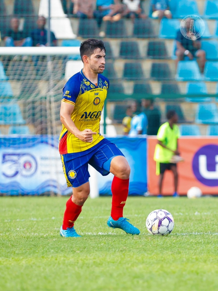 Toro ajuda Petro a chegar �s meias-finais da Ta�a