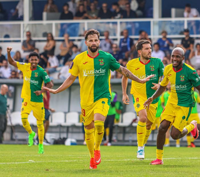 Platiny volta a marcar pelo Pa�os de Ferreira