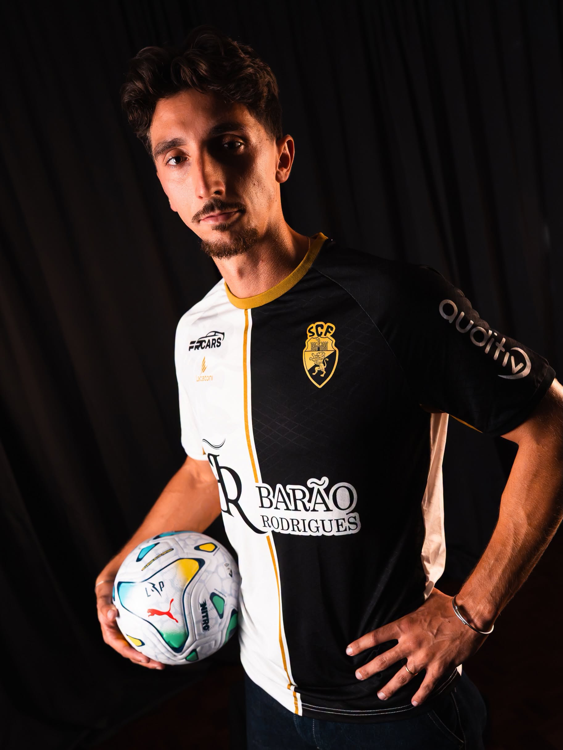 Rodrigo Borges refor�a o Farense